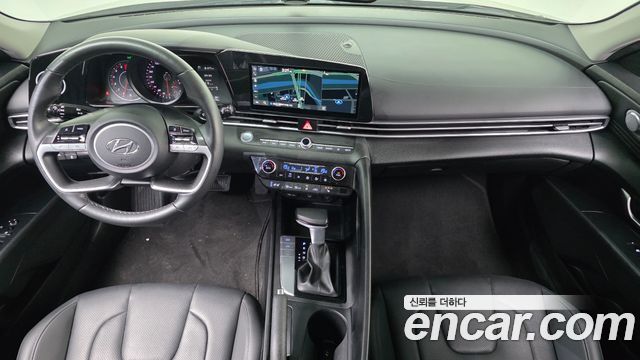 Hyundai Avante — interior