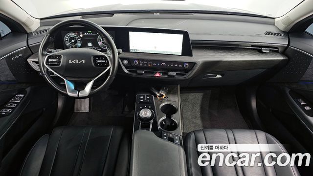 Kia K8 — interior