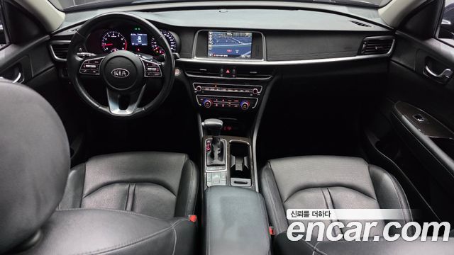 Kia K5 — interior
