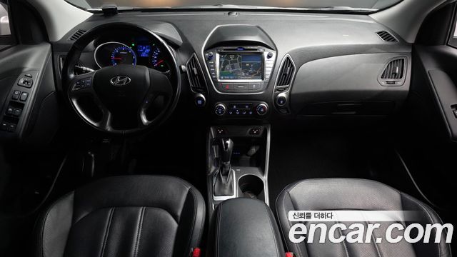 Hyundai Tucson — interior
