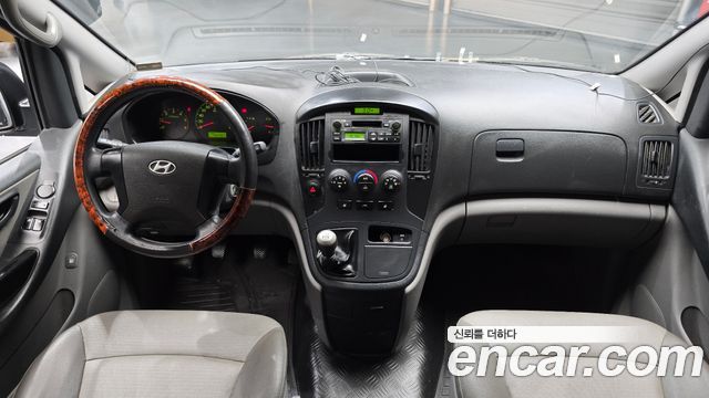 Hyundai Starex — interior
