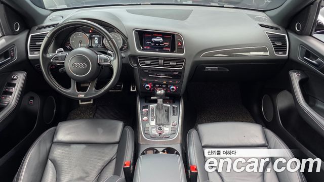 Audi SQ5 — interior