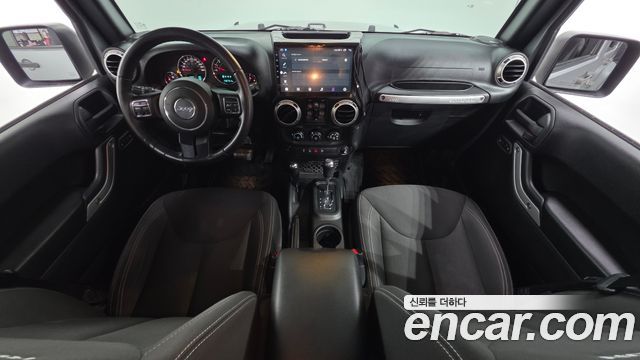 Jeep Wrangler — interior