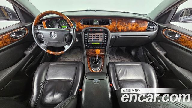 Jaguar XJ-8 — interior