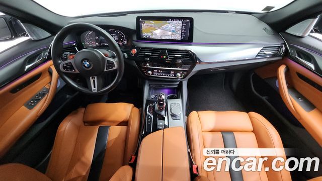 BMW M5 — interior