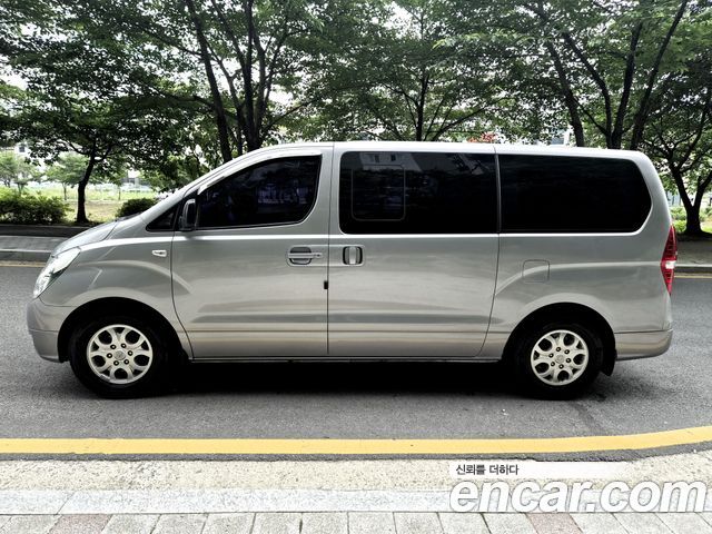 Hyundai Starex — interior