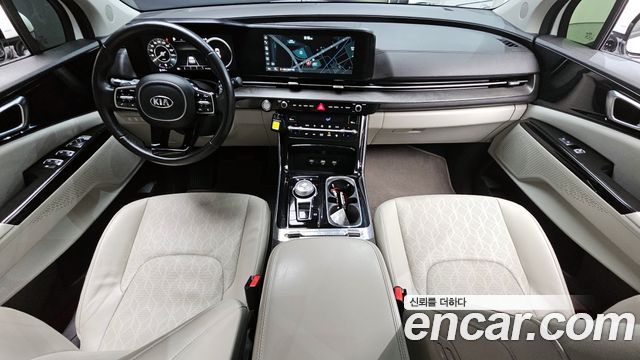 Kia Carnival — interior