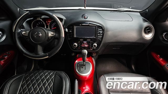 Nissan Juke — interior