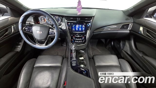 Cadillac CTS — interior