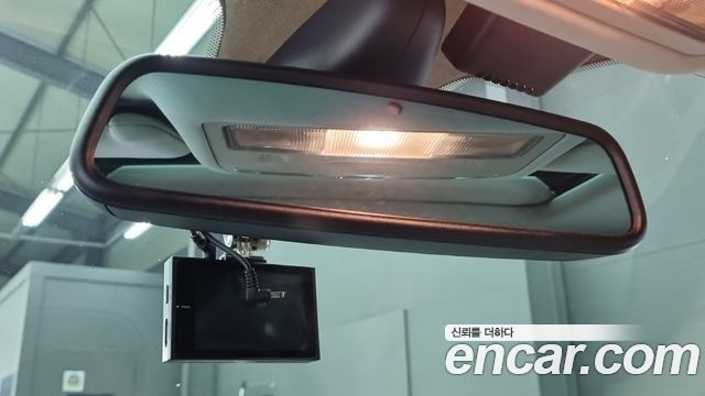 Jaguar XF — interior