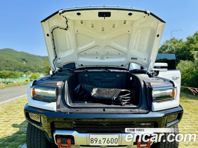 GMC Hummer EV — interior