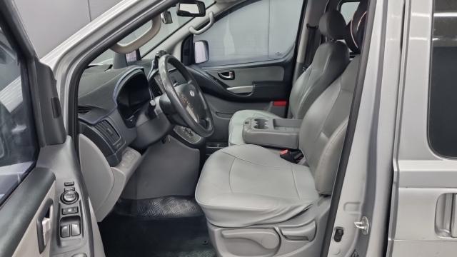 Hyundai Starex — interior