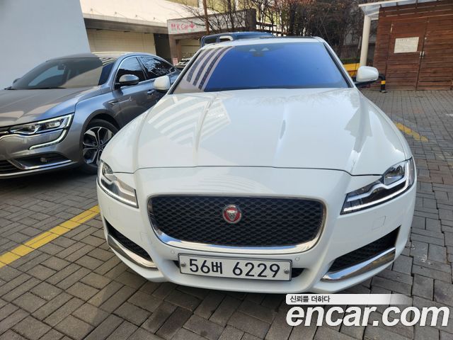 Jaguar XF — exterior