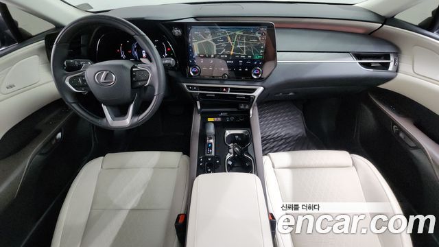 Lexus RX — interior