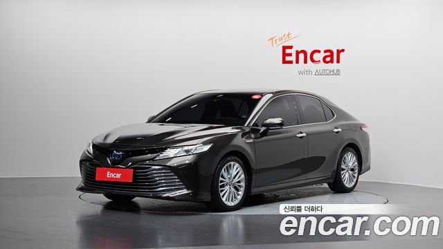 Toyota Camry — exterior