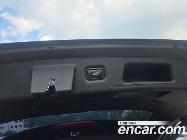 Hyundai Santa Fe — interior