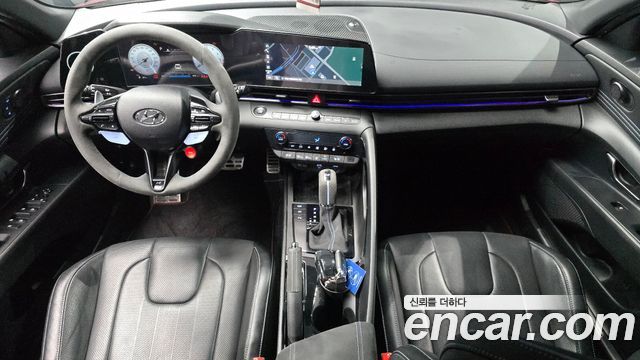 Hyundai Avante — interior