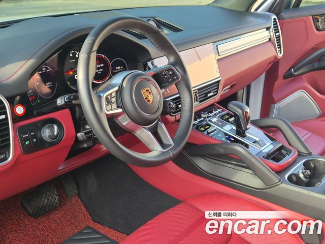 Porsche Cayenne — interior