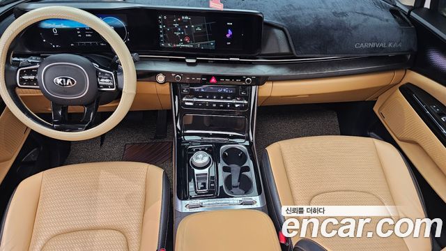 Kia Carnival — interior