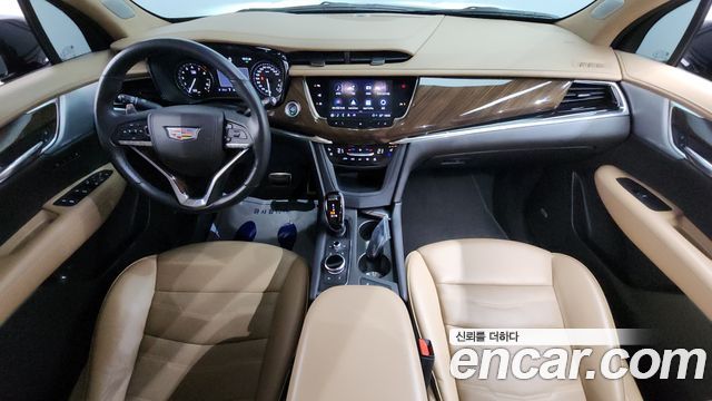 Cadillac XT6 — interior