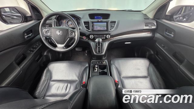 Honda CR-V — interior