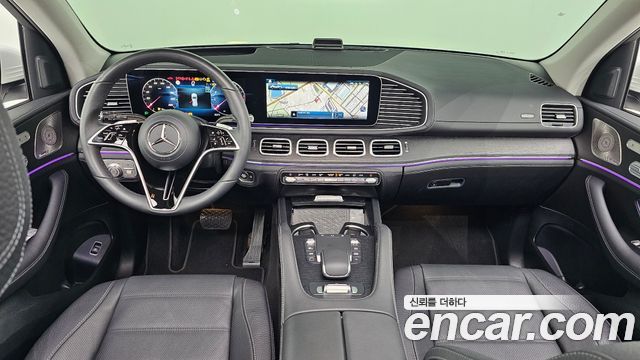 Mercedes-Benz GLE-Class — interior