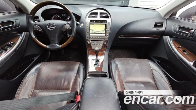 Lexus ES — interior