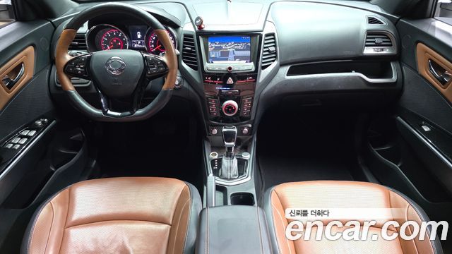 KG Mobility Tivoli — interior