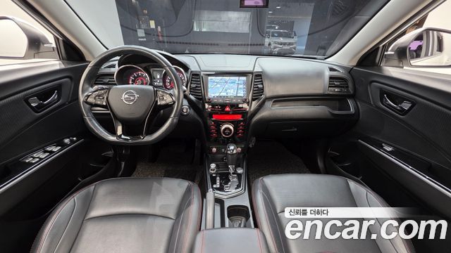 KG Mobility Tivoli — interior