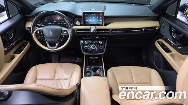 Lincoln Corsair — interior