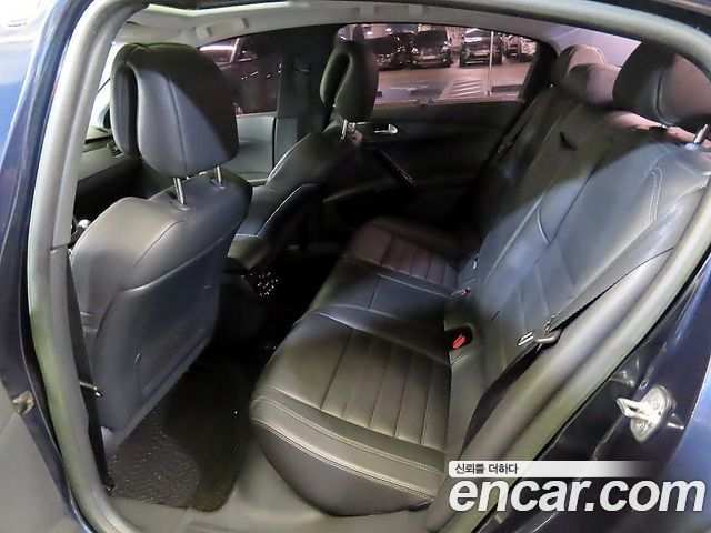 Peugeot 508 — interior