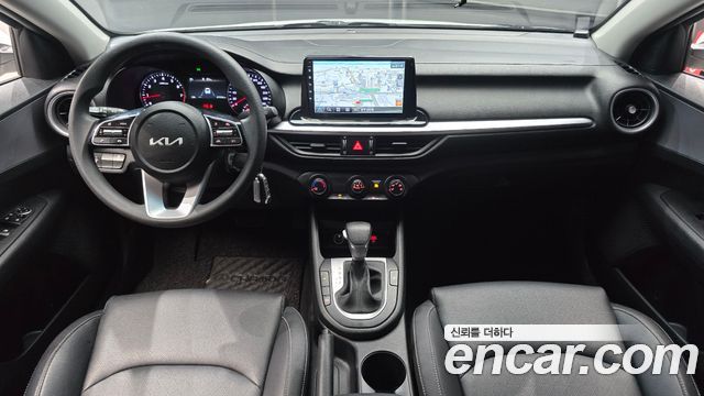 Kia K3 — interior