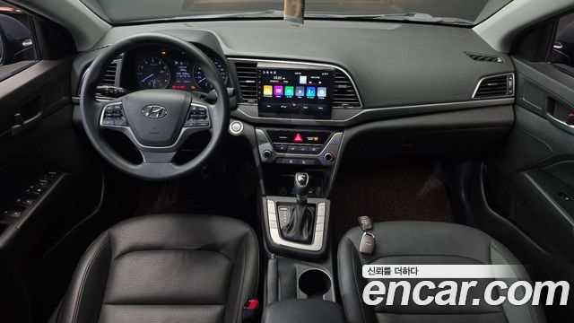Hyundai Avante — interior