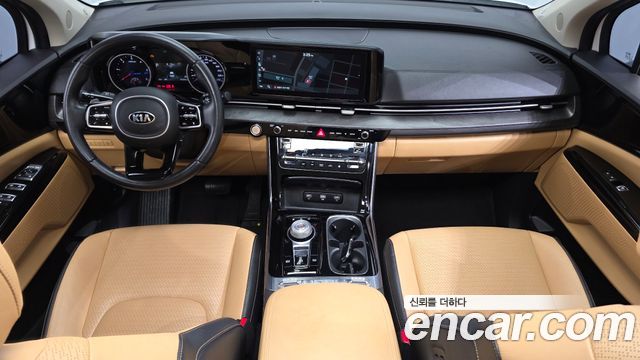 Kia Carnival — interior