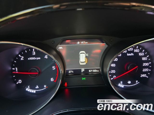 Kia Carnival — interior