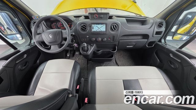 Renault Korea Master — interior
