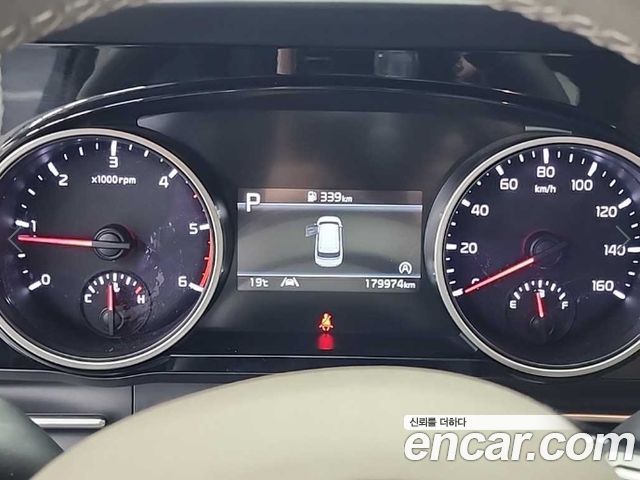 Kia Carnival — interior