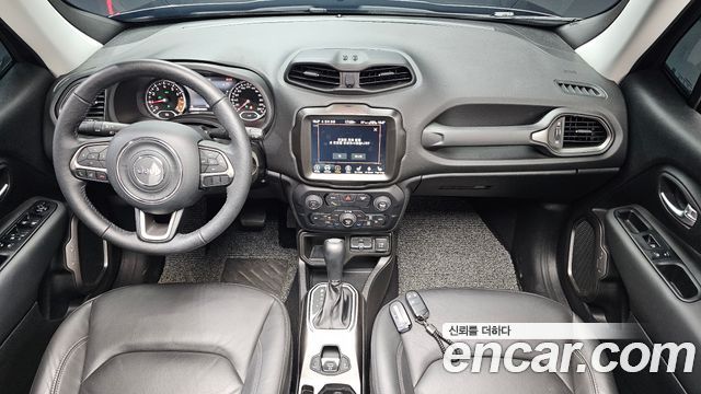 Jeep Renegade — interior