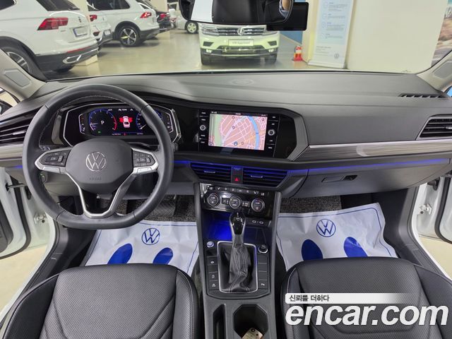 Volkswagen Jetta — interior