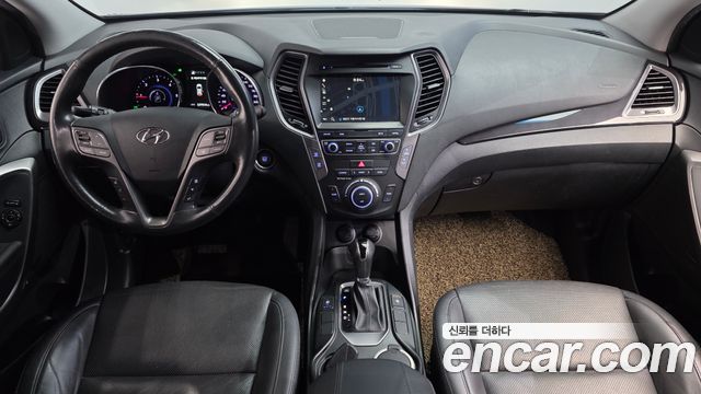 Hyundai Santa Fe — interior