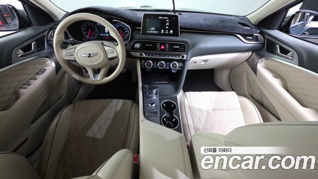 Genesis G70 — interior