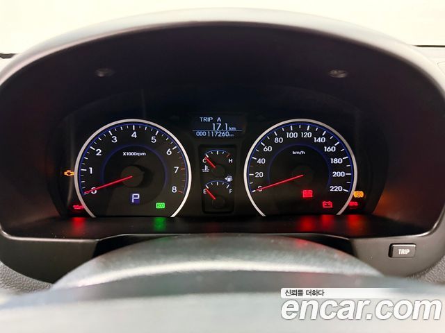 Hyundai Avante — interior