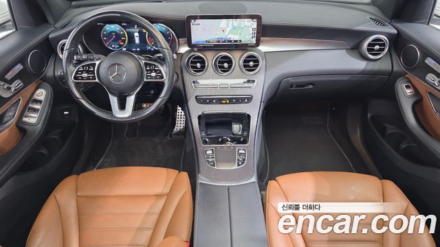 Mercedes-Benz GLC-Class — interior