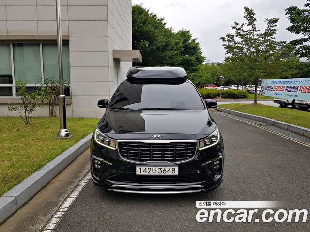 Kia Carnival — interior