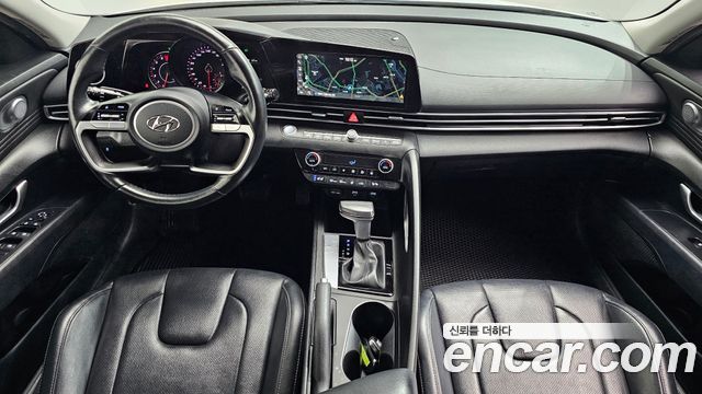 Hyundai Avante — interior