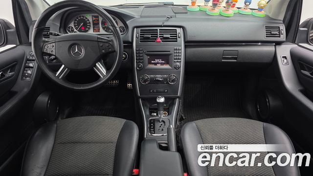 Mercedes-Benz B-Class — interior