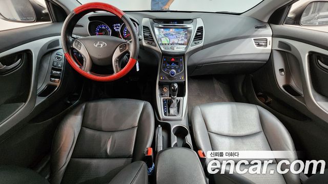 Hyundai Avante — interior
