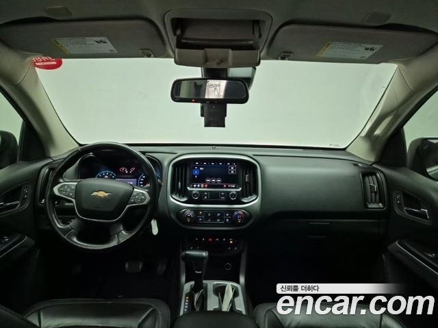 Chevrolet Korea Colorado — interior