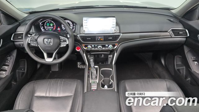 Honda Accord — interior