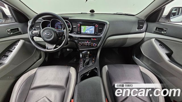 Kia K5 — interior